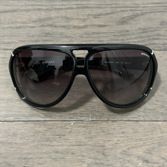 Diesel Accessories - Y2K Vintage Diesel Sunglasses with Case